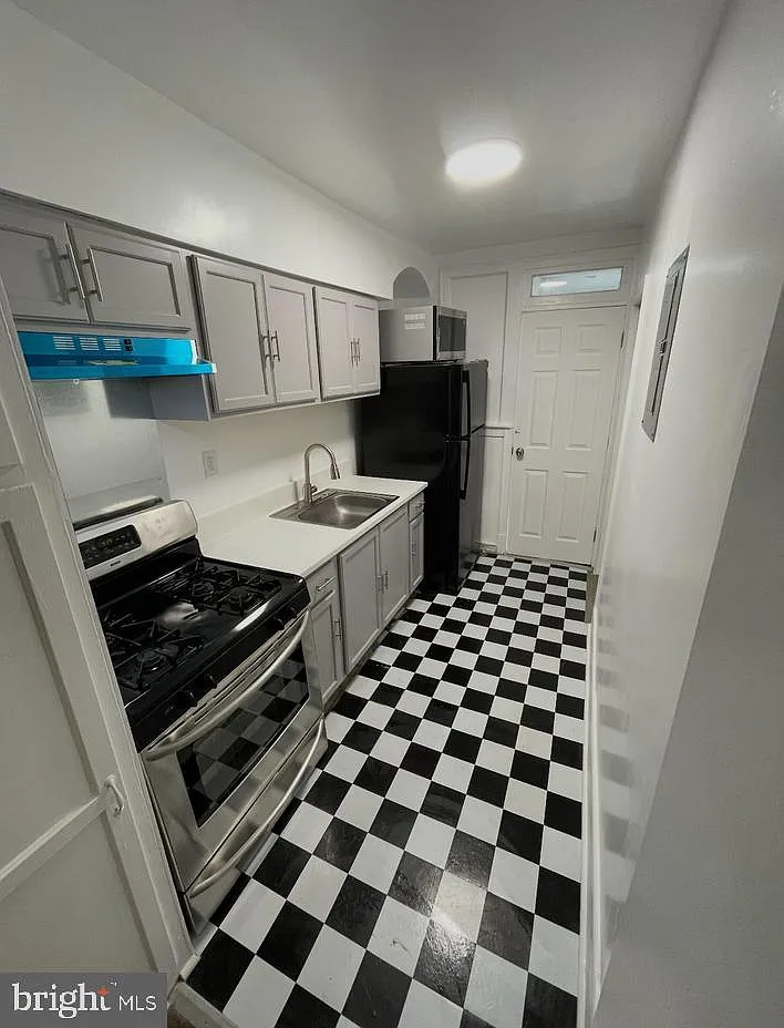 3 bed, 3108 sqft, $2,500 — Photo 4