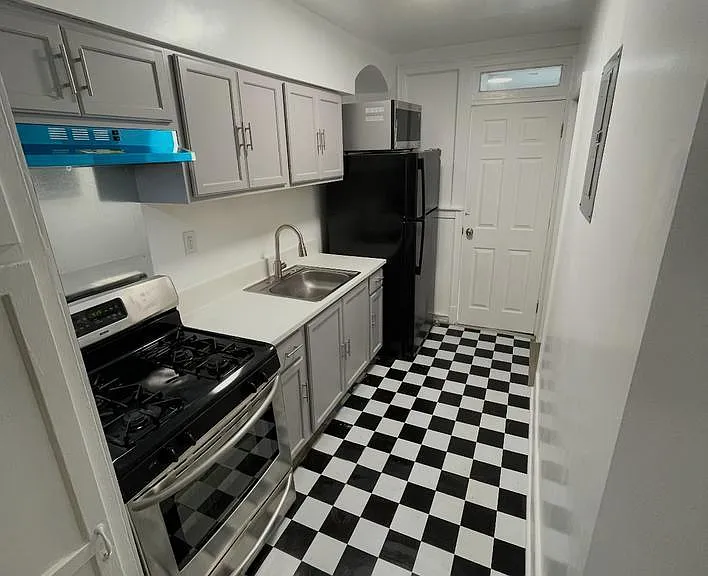 1311 Fort Stevens Dr NW #1 — Photo 4