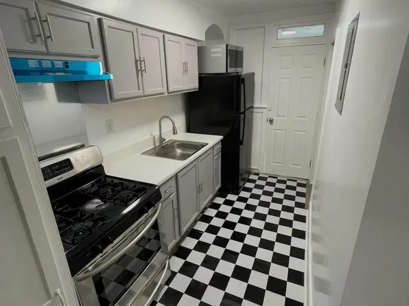 1311 Fort Stevens Dr NW APT 1, Washington, DC 20011