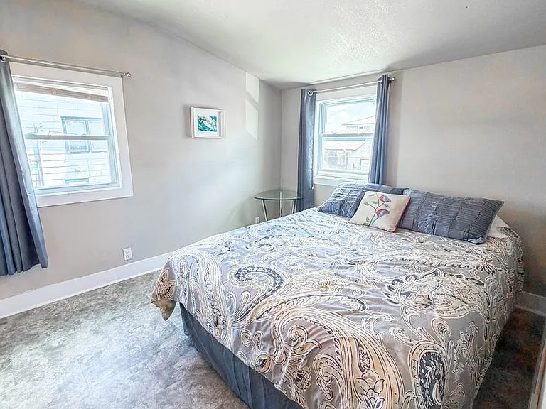 111 E Jackson St — Photo 4