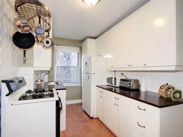 570 Grand Street image 1 of 14