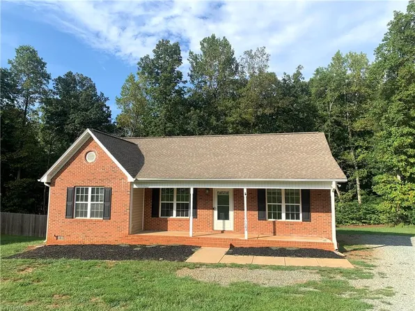 7503 Walking Stick Ln, Liberty, NC 27298