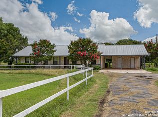 5580 State Highway 173 N, Devine, TX 78016