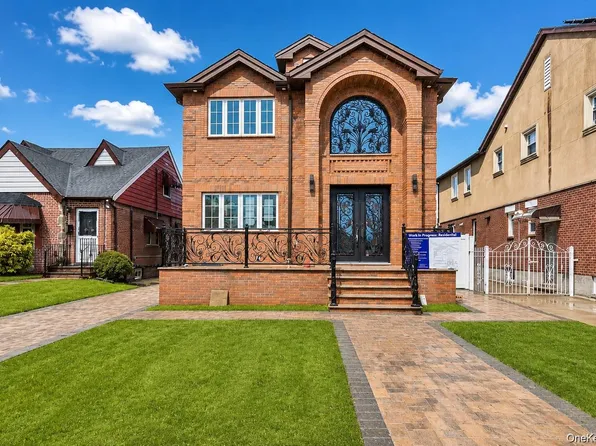 27-09 Utopia Parkway, Flushing, NY 11358