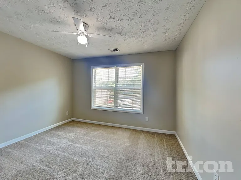 2014 Meadow Walk Dr — Photo 9