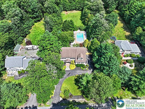 2nd image of 121 Chatham Hill Rd
