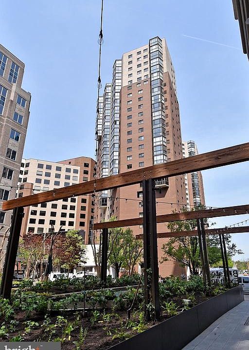 1st image of 900 N Stafford St APT 1103