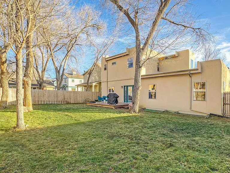 1822 Jefferson Ave — Photo 11