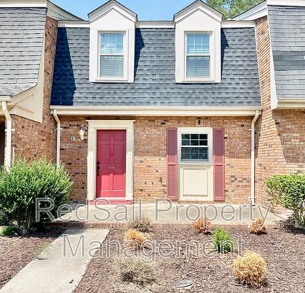 398 Circuit Ln #E — Photo 1