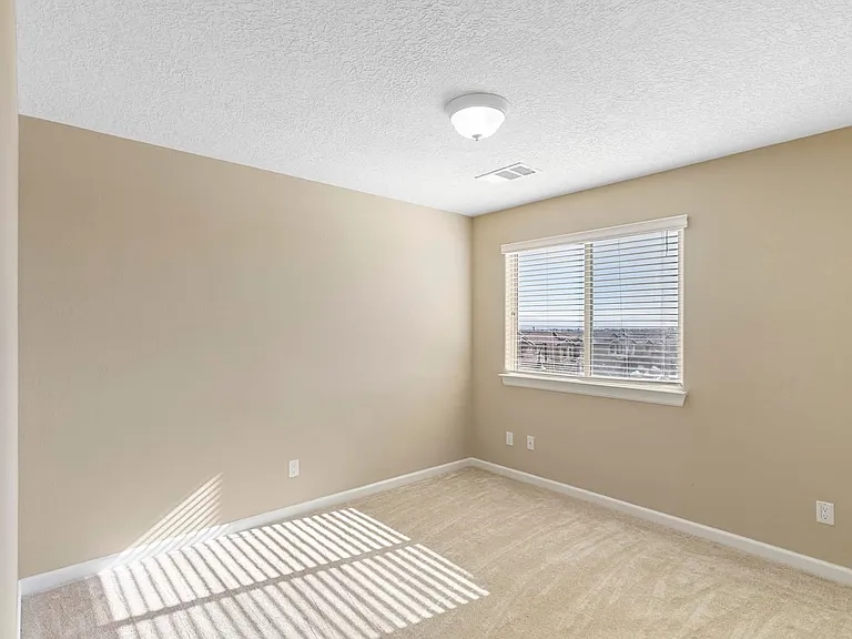 604 Loma Linda Loop NE — Photo 33