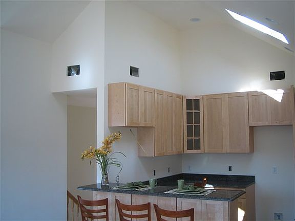5th image of 241 Pine St