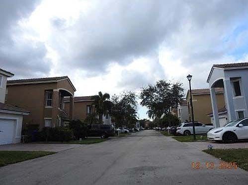 4th image of 3707 SW 50th Ct