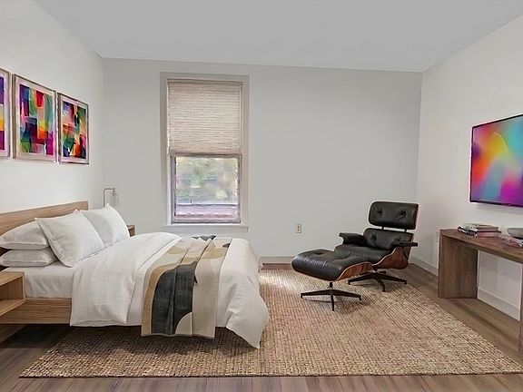 2nd image of 602 Canterbury St #9U