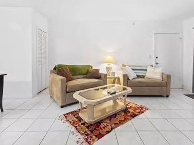 120 Cypress Club Drive #215, Pompano Beach, FL, 33060