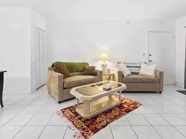 120 Cypress Club Drive #215, Pompano Beach, FL 33060