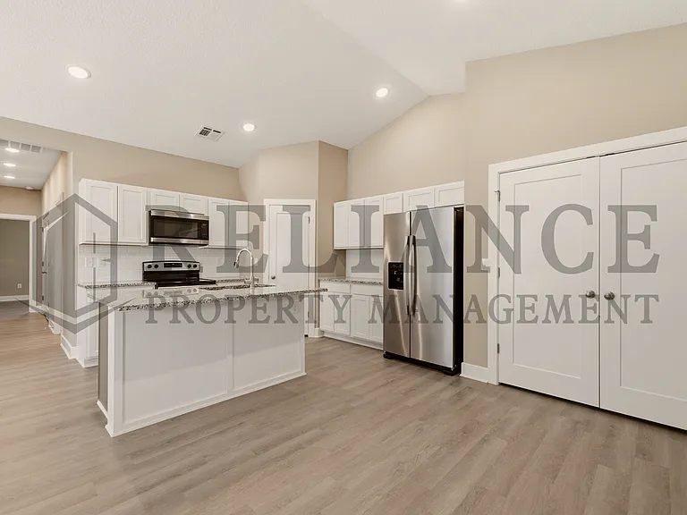 2755 S Greenleaf St — Photo 16