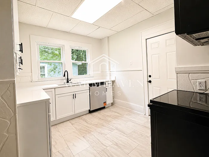 4 bed, 1.0 bath, 1602 sqft, $1,545 — Photo 4