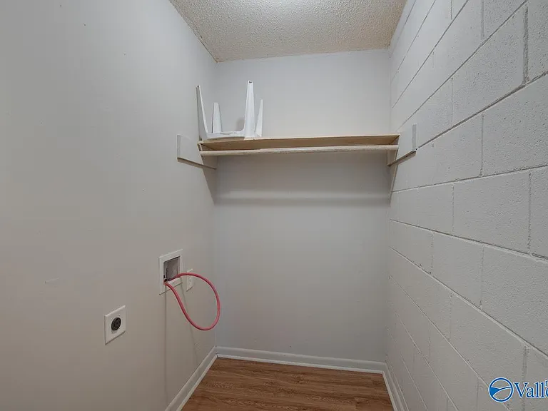 1328 Oshaughnessy Ave NE #B — Photo 10