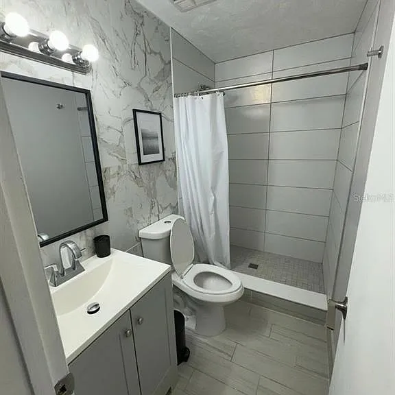 1649 W Oak Ridge Rd #1649C — Photo 4