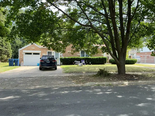 1841 Ash St, Waukegan, IL 60087