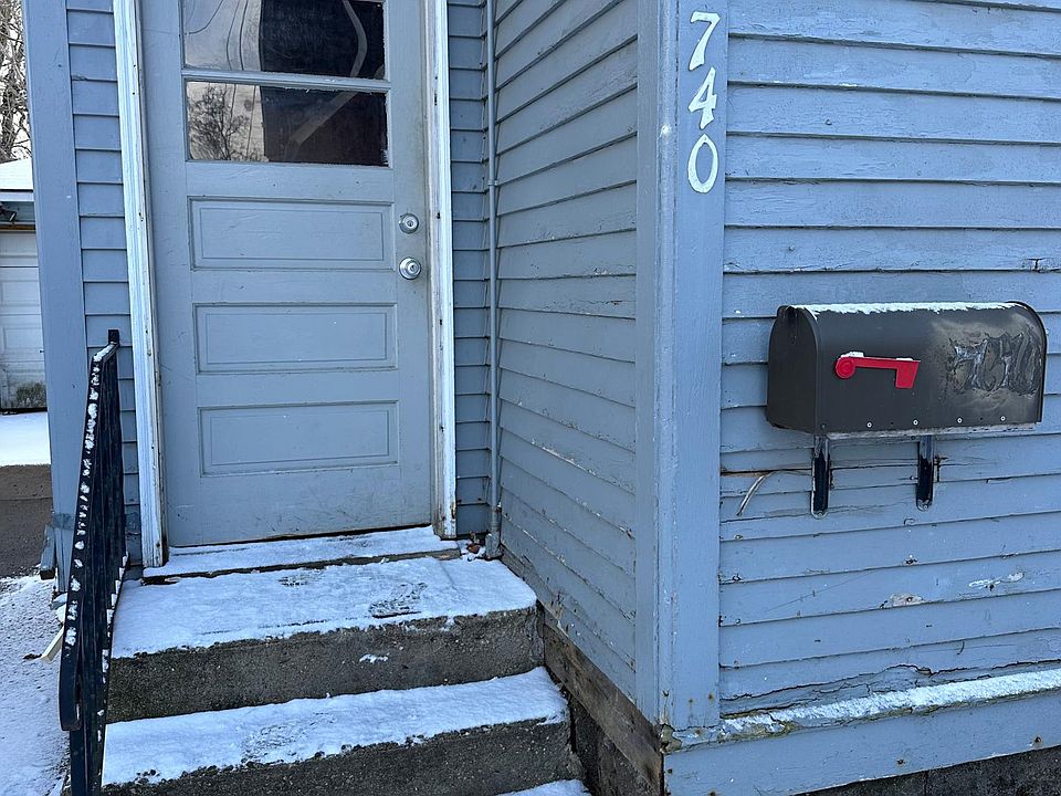1st image of 740 E Stockbridge Ave