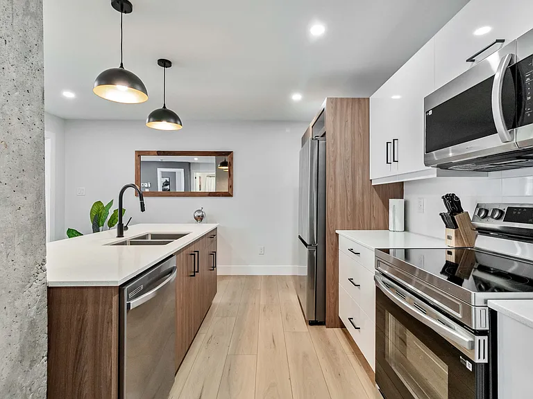 320 Millennium Blvd — Photo 26