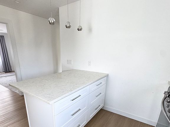 2nd image of 12-50 6th St