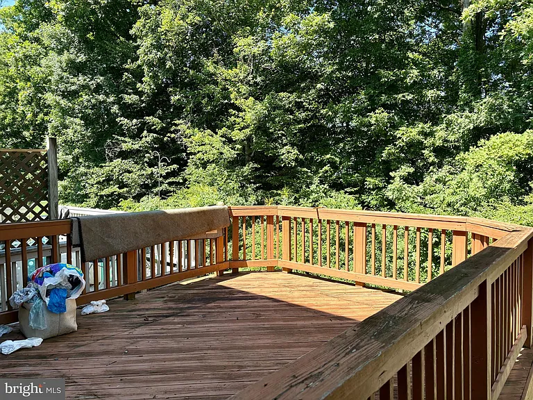 8112 Parkdale Ct — Photo 15