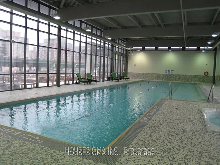 15 Fort York Blvd #1601 — Photo 16