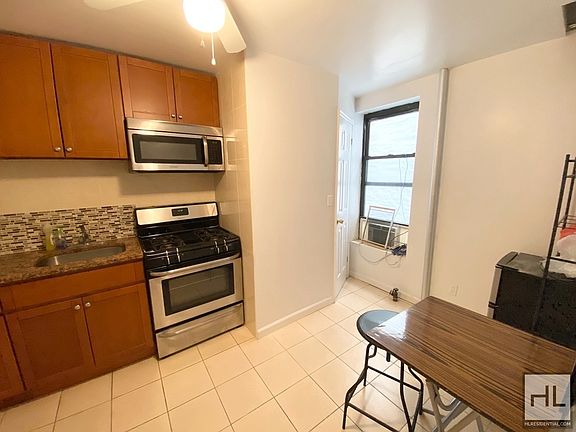 3rd image of 129 Mott St #22