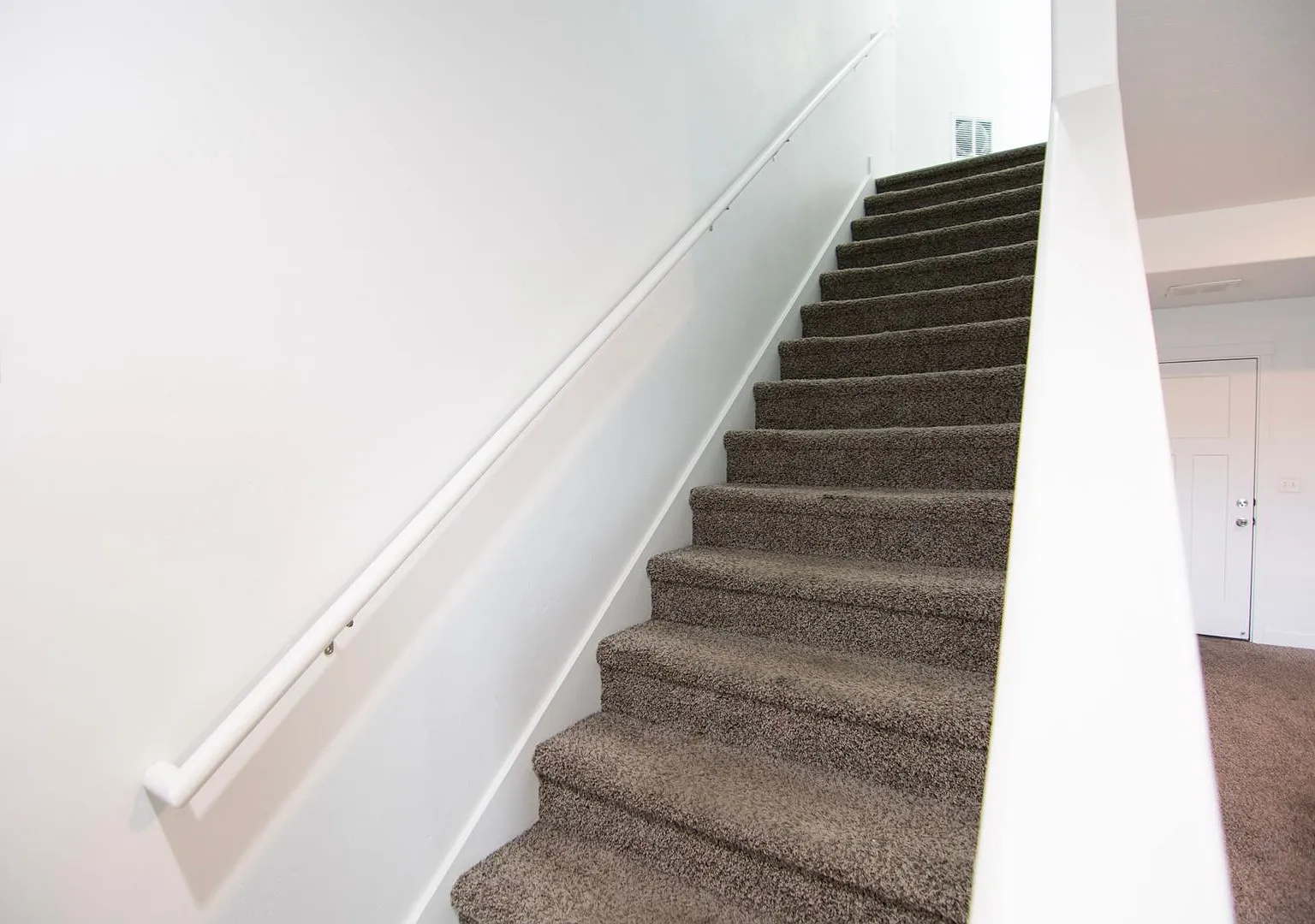 Gorgeous Modern Townhome, Now Leasing! — Photo 4