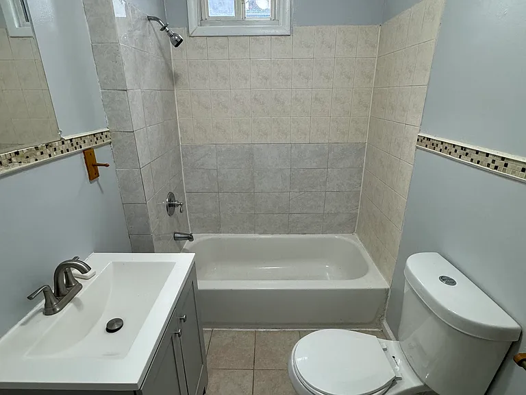 103 S 9th St #1 — Photo 5