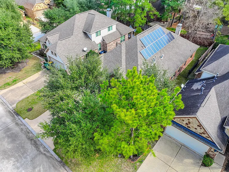 14 Arrowfeather Pl — Photo 44