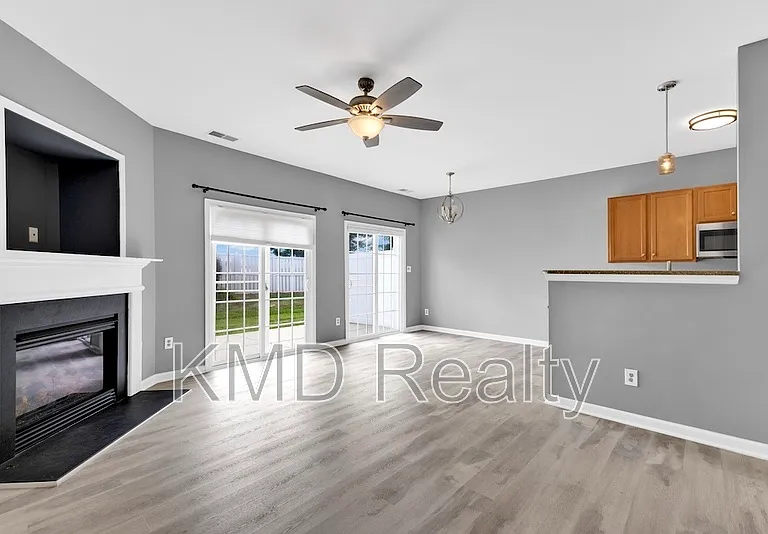 9598 Walkers Glen Dr — Photo 8