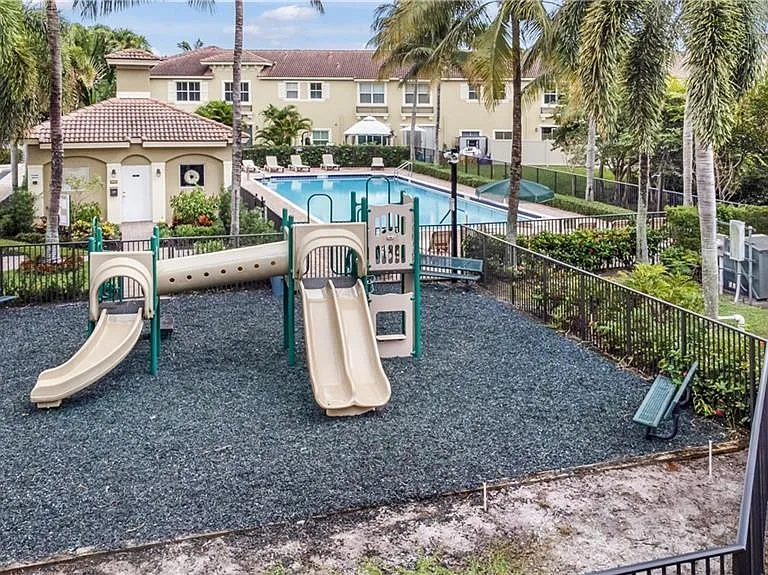 291 Lake Monterey Cir — Photo 46
