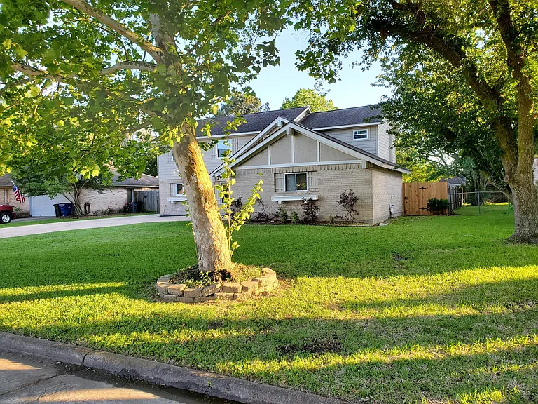 407 Dogwood Cir — Photo 5