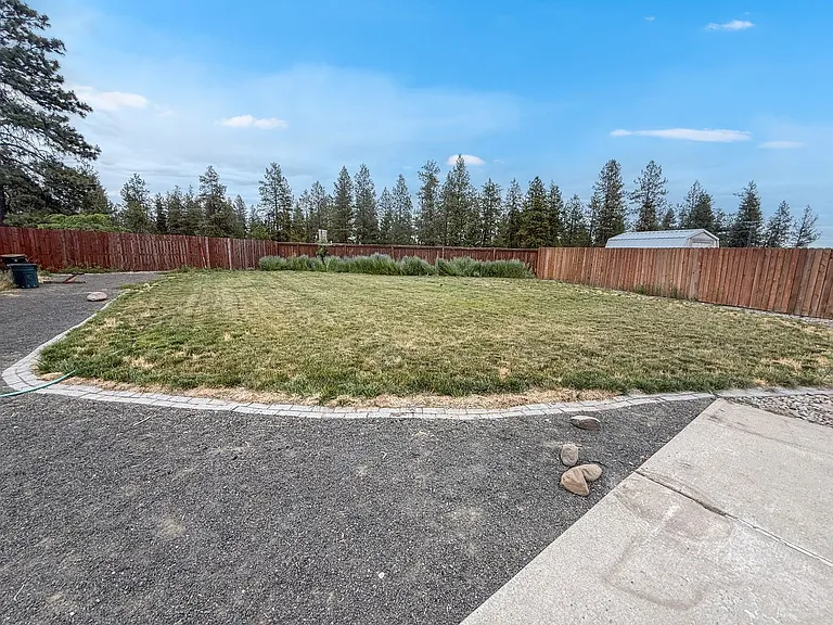 3101 Meadow Glen Ln — Photo 13