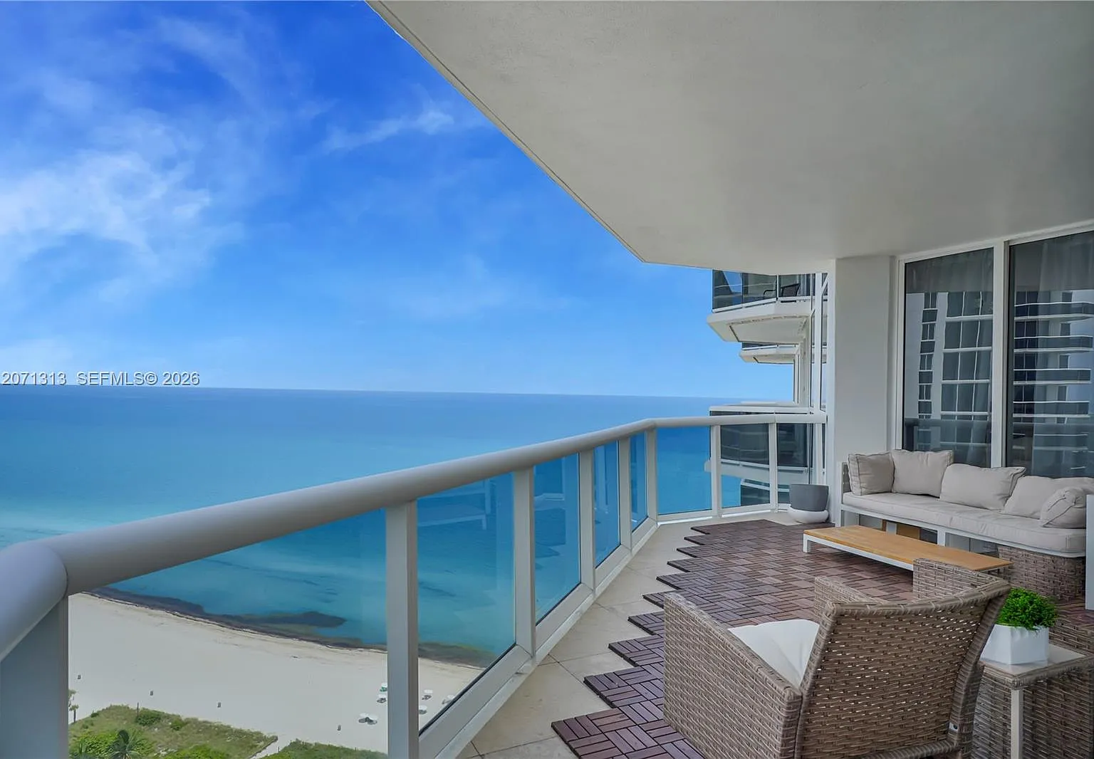 Green Diamond Condo — Photo 2