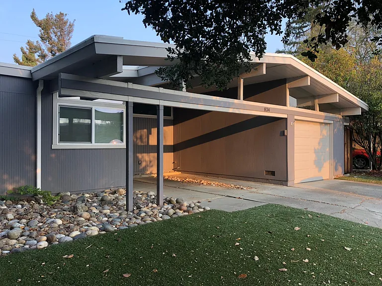 834 Miller Ave — Photo 1