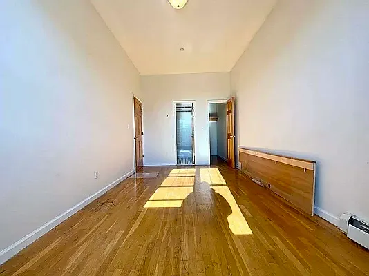 Rented by EXR | media 5