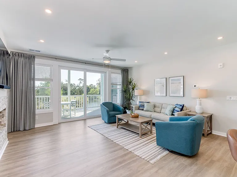 1703 Paget Rd #301 — Photo 7