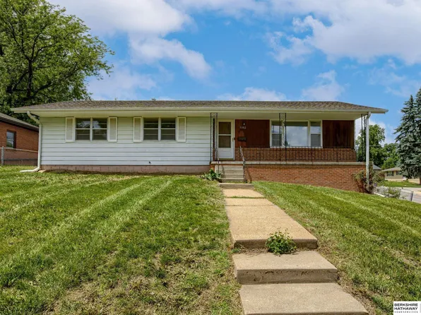 5002 S 77th Ave, Ralston, NE 68127