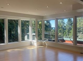 3800 Bayridge Ave, West Vancouver, BC V7V 3J2