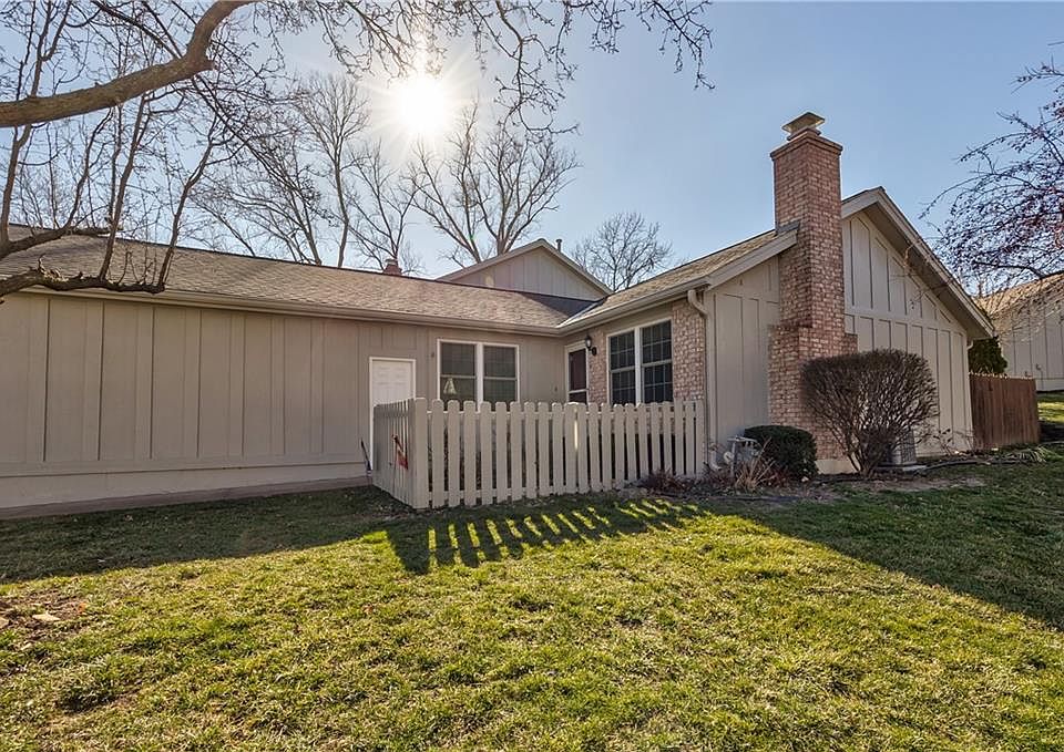 10151 Edelweiss Cir, Merriam, KS 66203 Zillow