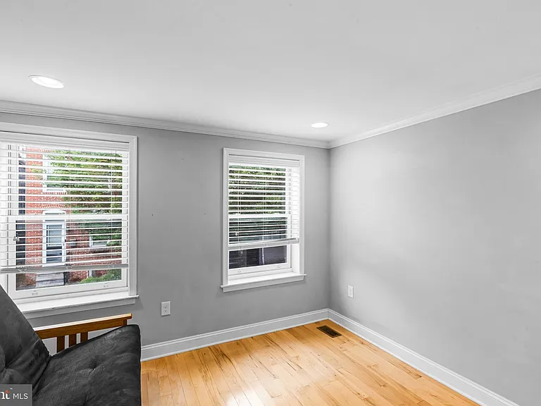 601 S Rose St — Photo 22