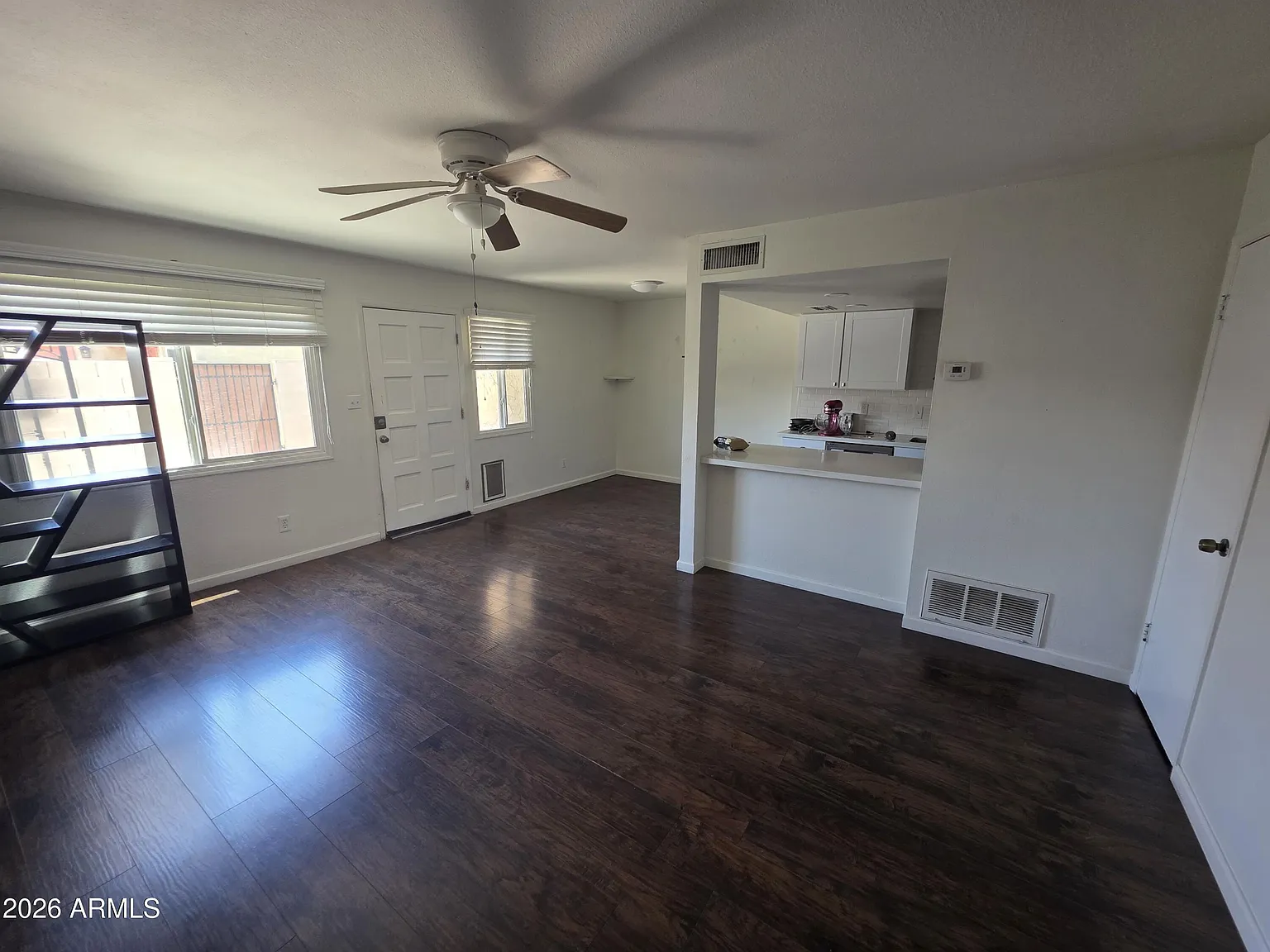 2 bed, 1.0 bath, 918 sqft, $1,500 — Photo 4
