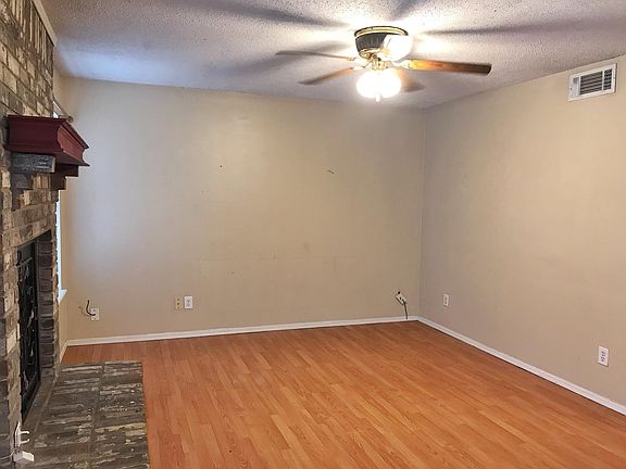 4th image of 2204 S Hartford Cv