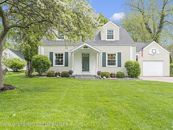4th image of 136 Maplewood Dr