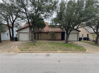 1116 Airline Dr, College Station, TX 77845