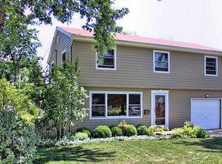 117 Nebraska St, Geneva, IL 60134